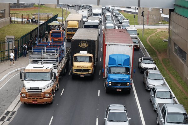 Pesquisa confirma recuperação lenta da economia brasileira